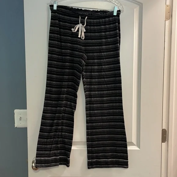 Victoria secrets XLPJ top and large bottom set gray and white - Picture 4 of 5